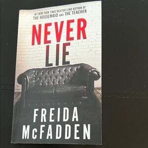 Never Lie by Freida McFadden Book